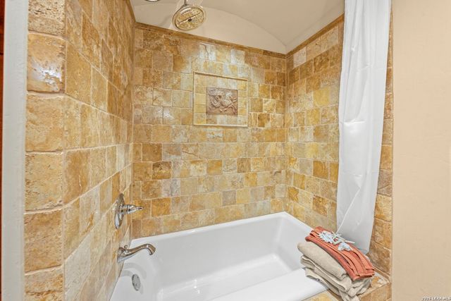 250 HIDDEN HILLS RANCH, Camp Verde, TX 78010