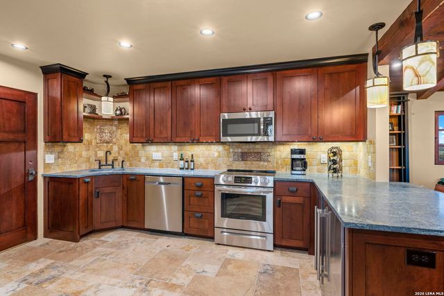 250 HIDDEN HILLS RANCH, Camp Verde, TX 78010