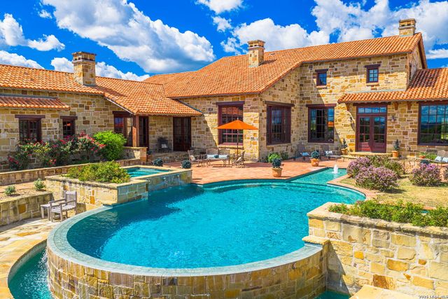 250 HIDDEN HILLS RANCH, Camp Verde, TX 78010