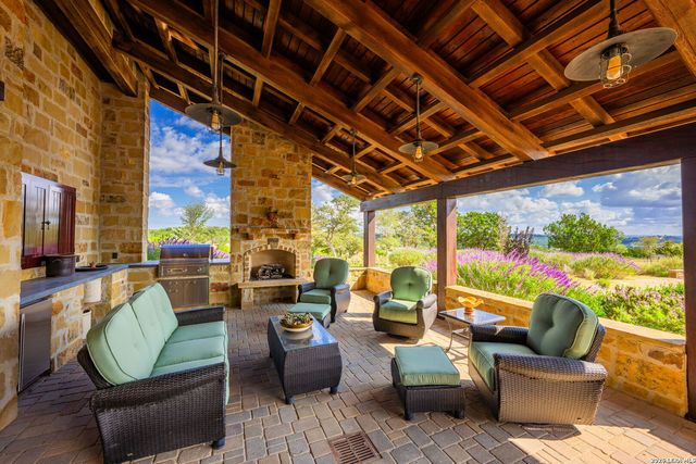 250 HIDDEN HILLS RANCH, Camp Verde, TX 78010