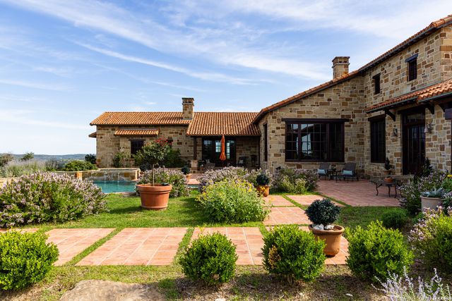 250 HIDDEN HILLS RANCH, Camp Verde, TX 78010