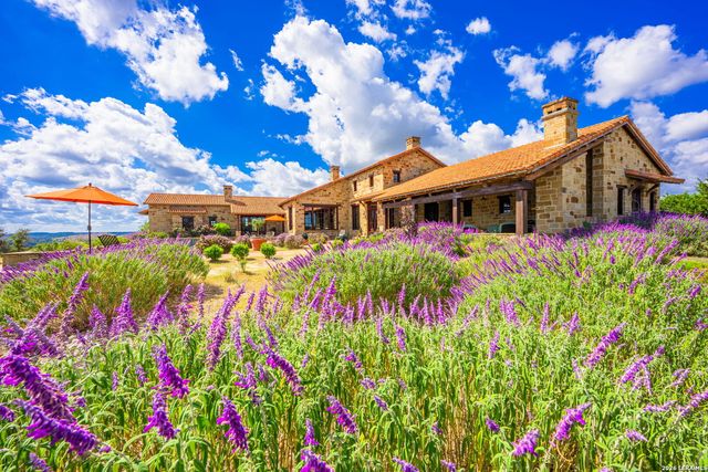 250 HIDDEN HILLS RANCH, Camp Verde, TX 78010