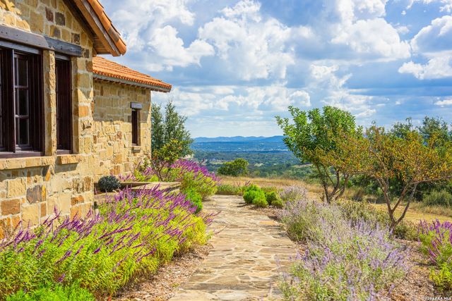 250 HIDDEN HILLS RANCH, Camp Verde, TX 78010