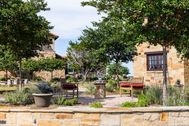 250 HIDDEN HILLS RANCH, Camp Verde, TX 78010
