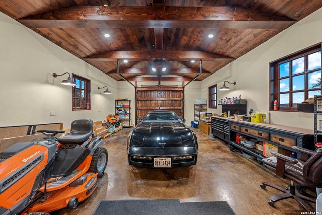 250 HIDDEN HILLS RANCH, Camp Verde, TX 78010