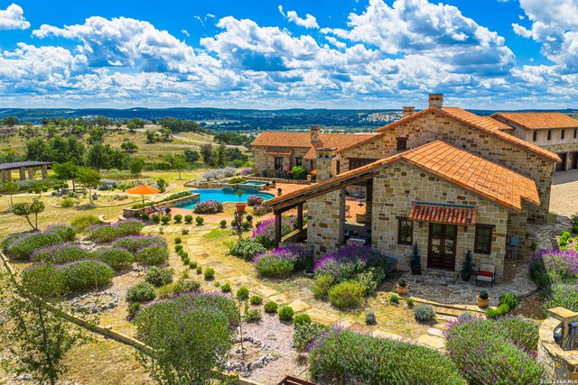 250 HIDDEN HILLS RANCH, Camp Verde, TX 78010