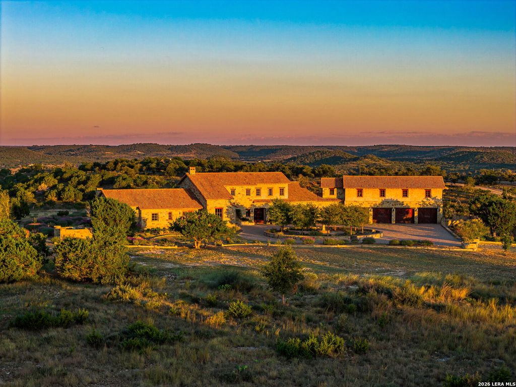 250 HIDDEN HILLS RANCH, Camp Verde, TX 78010