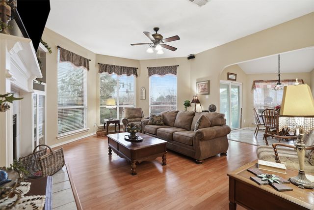 901 Dylan Court, Burleson, TX 76028