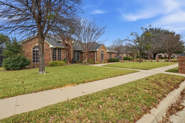 901 Dylan Court, Burleson, TX 76028