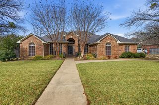 901 Dylan Court, Burleson, TX 76028