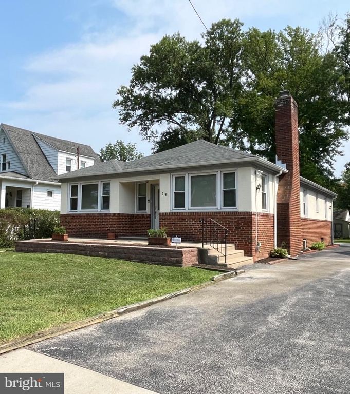 318 PROVIDENCE RD W, ALDAN, PA 19018 — exterior