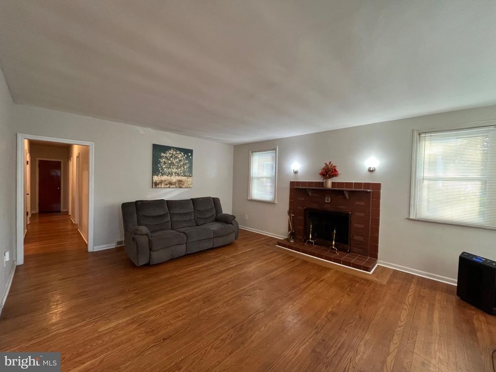 318 PROVIDENCE RD W, ALDAN, PA 19018 — photo 4