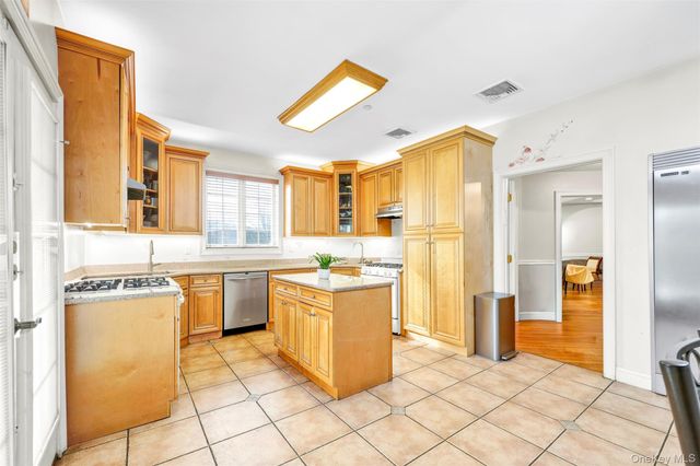 188 Bates Drive, Monsey, NY 10952