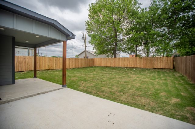 836 E Maddox Avenue, Fort Worth, TX 76104