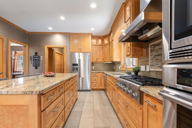 1228 Wildwood Way, Chaska, MN 55318
