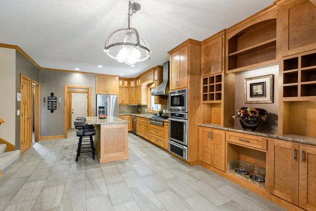 1228 Wildwood Way, Chaska, MN 55318