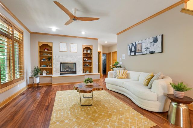 1228 Wildwood Way, Chaska, MN 55318