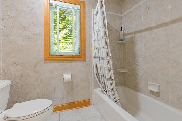 1228 Wildwood Way, Chaska, MN 55318