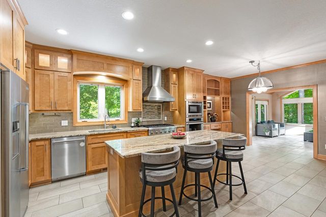1228 Wildwood Way, Chaska, MN 55318