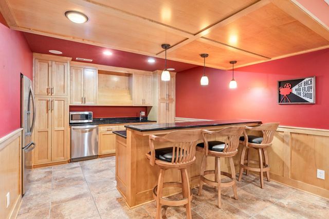 1228 Wildwood Way, Chaska, MN 55318