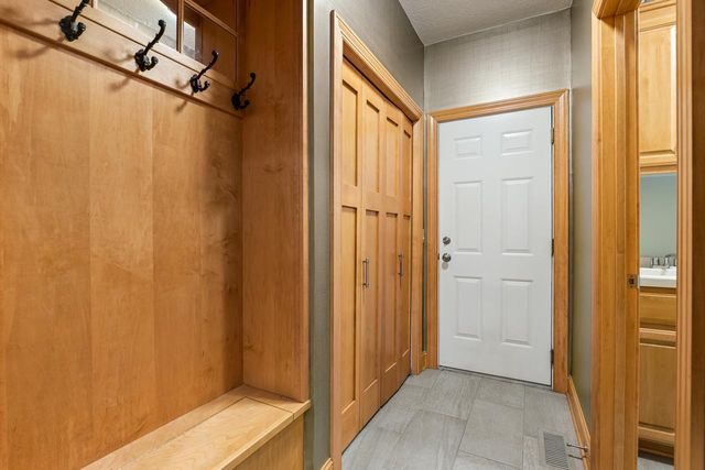 1228 Wildwood Way, Chaska, MN 55318