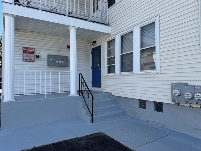 690 Elm Street Street 2R, Woonsocket, RI 02895
