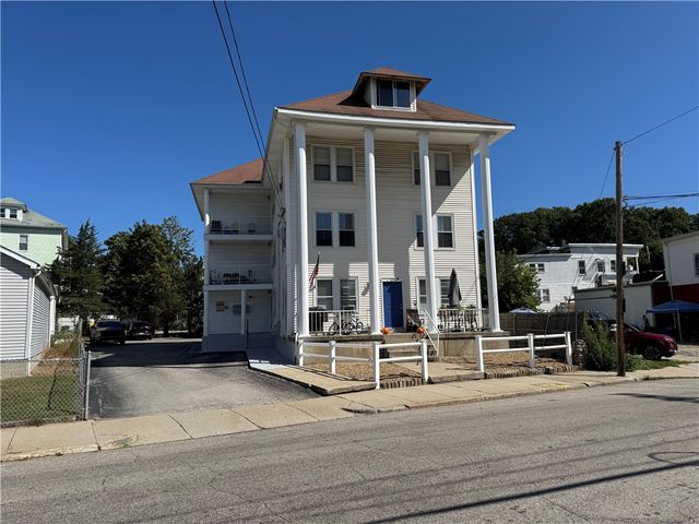 690 Elm Street Street 2R, Woonsocket, RI 02895