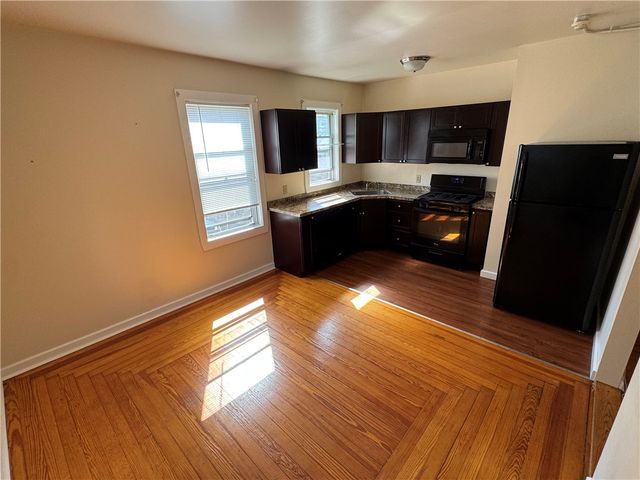 690 Elm Street Street 2R, Woonsocket, RI 02895