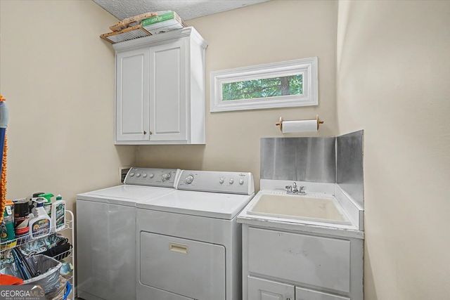 6431 Chestnut Hill Road, Flowery Branch, GA 30542