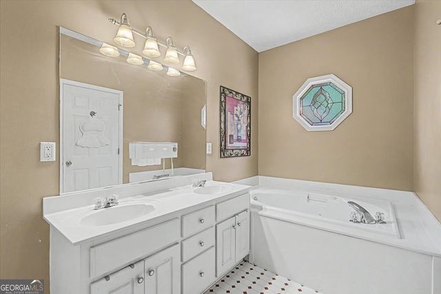 6431 Chestnut Hill Road, Flowery Branch, GA 30542