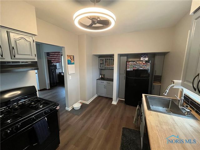 605 Waverly Avenue, Toledo, OH 43607