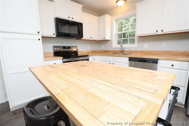 1041 Parkers Ridge Drive, Fuquay Varina, NC 27526