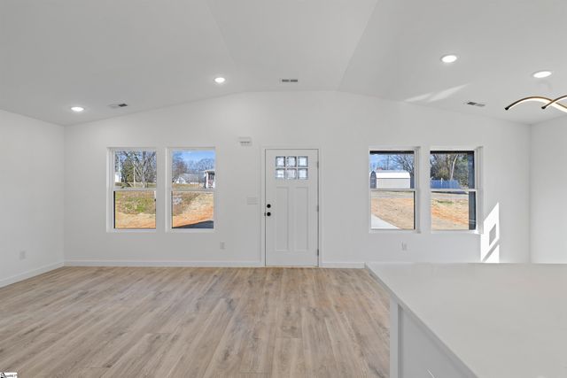 106 New Street, Gaffney, SC 29304