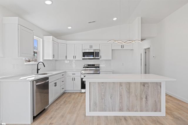 106 New Street, Gaffney, SC 29304