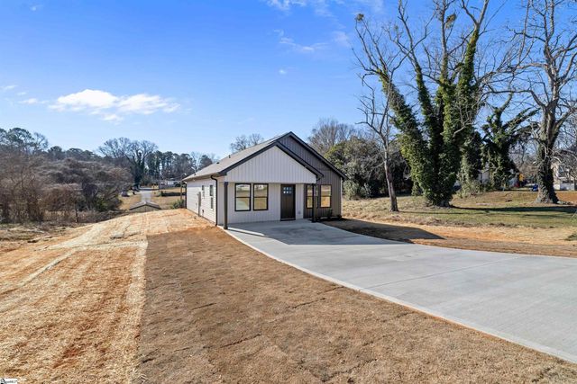 106 New Street, Gaffney, SC 29304