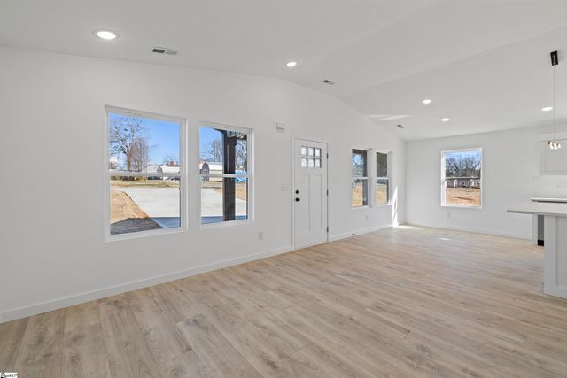 106 New Street, Gaffney, SC 29304