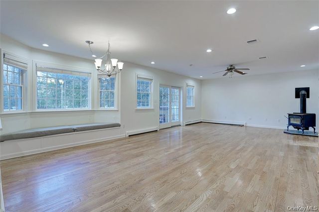 21 Mile Road, Suffern, NY 10901