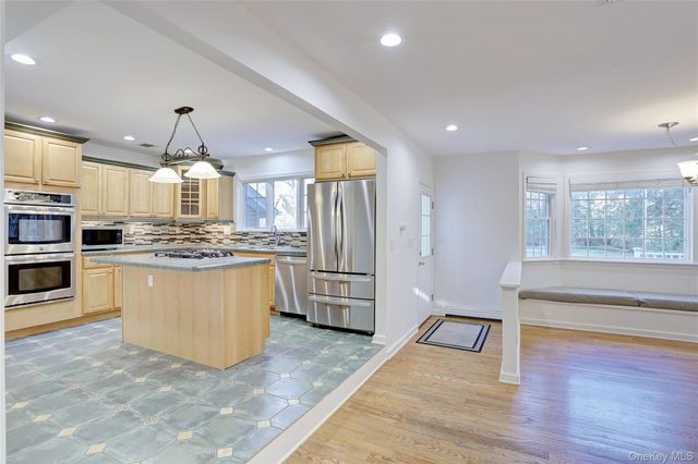21 Mile Road, Suffern, NY 10901