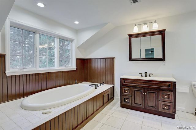 21 Mile Road, Suffern, NY 10901