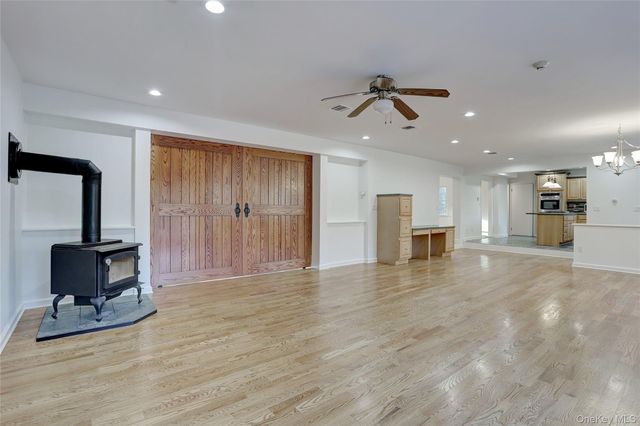 21 Mile Road, Suffern, NY 10901