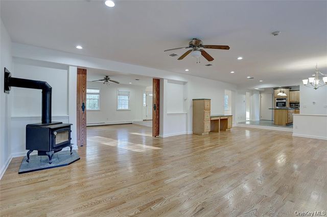 21 Mile Road, Suffern, NY 10901