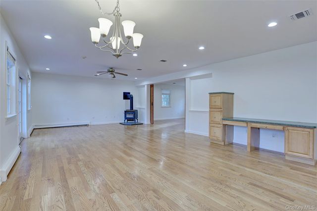 21 Mile Road, Suffern, NY 10901