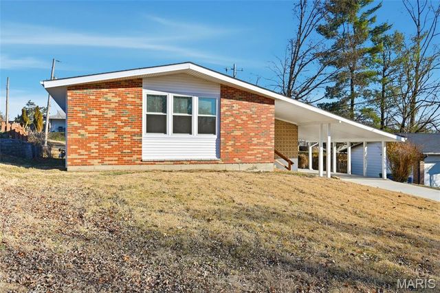 1068 Fernview Drive, St Louis, MO 63141