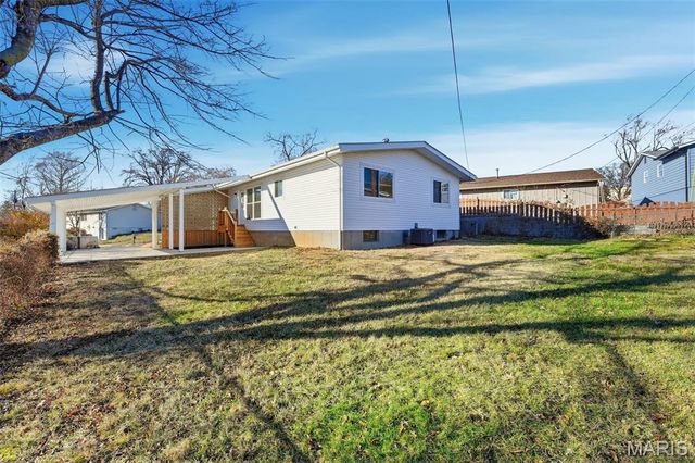 1068 Fernview Drive, St Louis, MO 63141