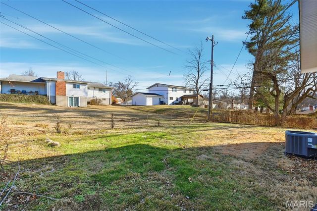 1068 Fernview Drive, St Louis, MO 63141