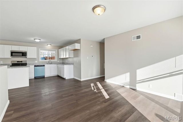 1068 Fernview Drive, St Louis, MO 63141