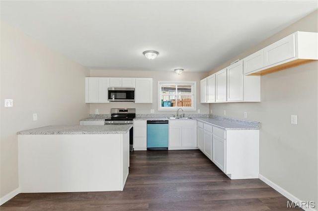 1068 Fernview Drive, St Louis, MO 63141