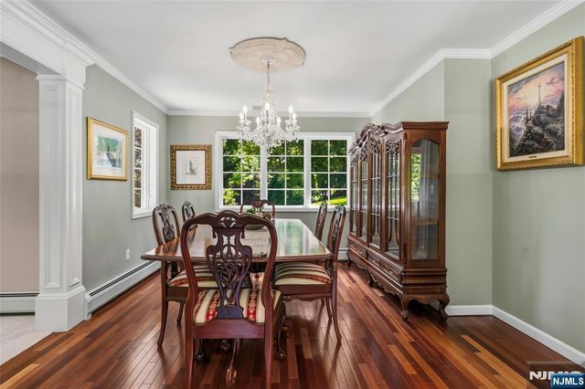 378 Van Beekum Place, Wyckoff, NJ 07481