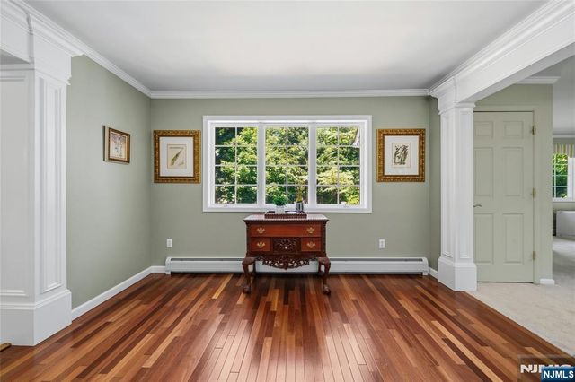 378 Van Beekum Place, Wyckoff, NJ 07481