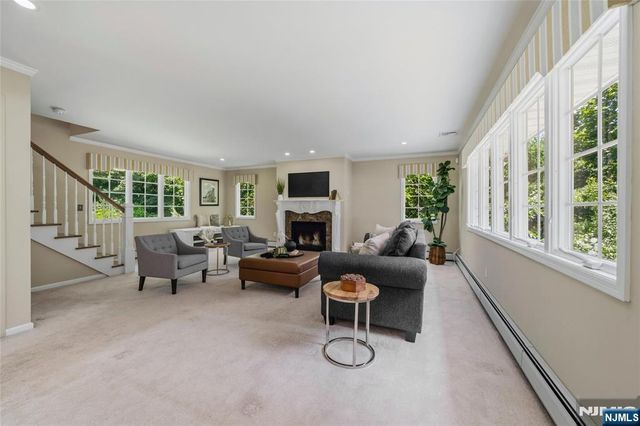 378 Van Beekum Place, Wyckoff, NJ 07481